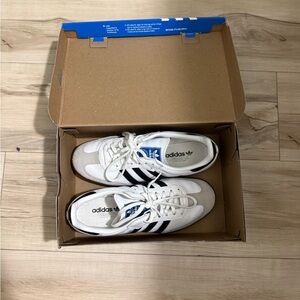 Adidas Samba OG J Size 6 Womens size 7 Black and White